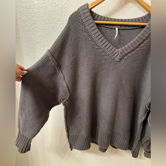 Free People Alli V Neck Knit Sweater Grey XS Oversized - Picture 7 of 9